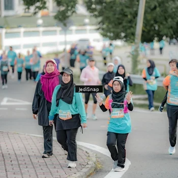 Runner Photo 8327241