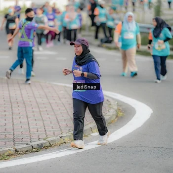 Runner Photo 8327308