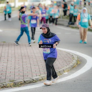 Runner Photo 8327311