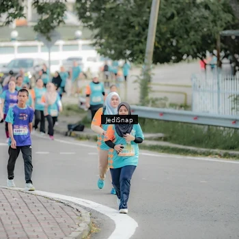 Runner Photo 8327312