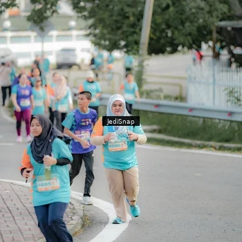 Runner Photo 8327333