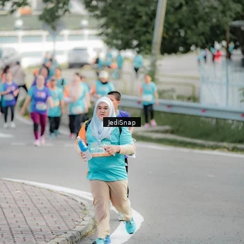 Runner Photo 8327341