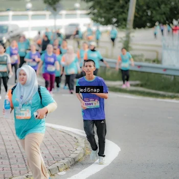 Runner Photo 8327360