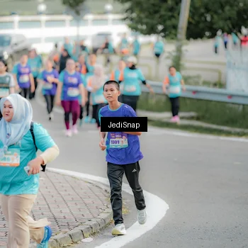 Runner Photo 8327369