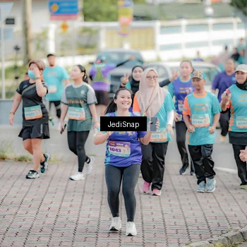 Runner Photo 8327379