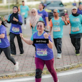 Runner Photo 8327400