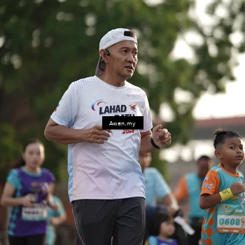 Runner Photo 8327402