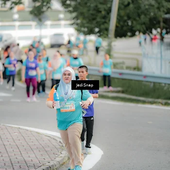 Runner Photo 8327412