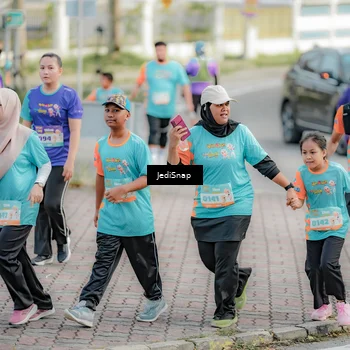 Runner Photo 8327431