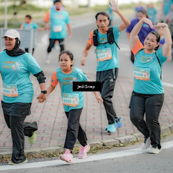 Runner Photo 8327443