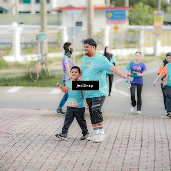 Runner Photo 8327500
