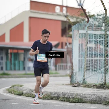 Runner Photo 8327529