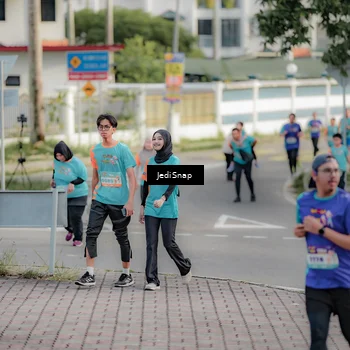 Runner Photo 8327564