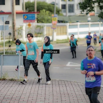 Runner Photo 8327565