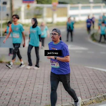 Runner Photo 8327570