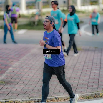 Runner Photo 8327579