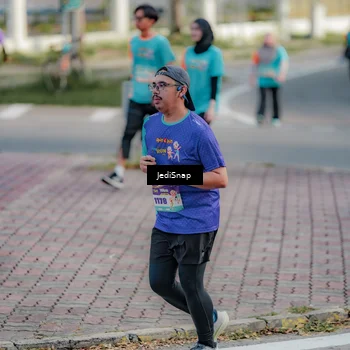 Runner Photo 8327582