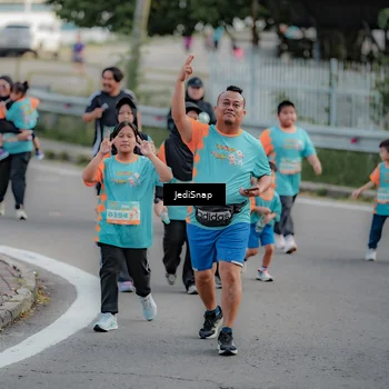 Runner Photo 8327659