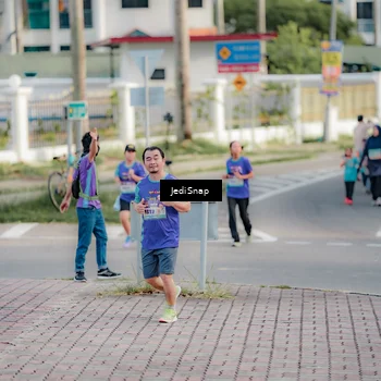 Runner Photo 8327671