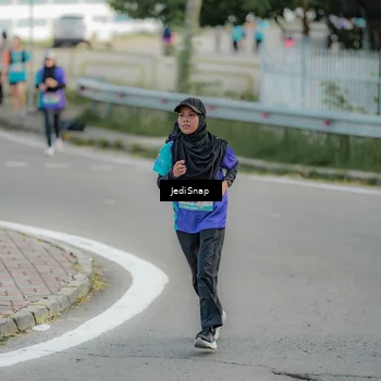Runner Photo 8327763