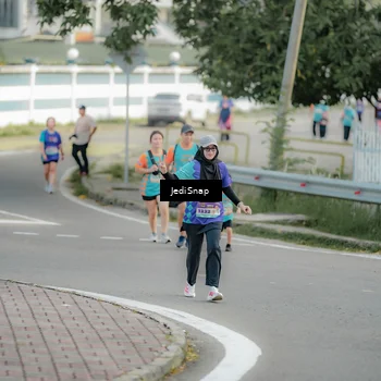 Runner Photo 8327766