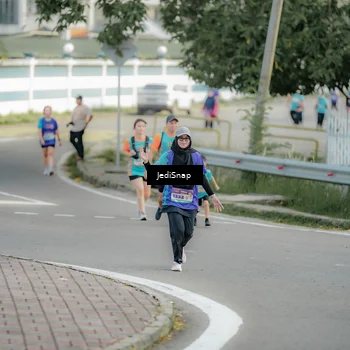 Runner Photo 8327772