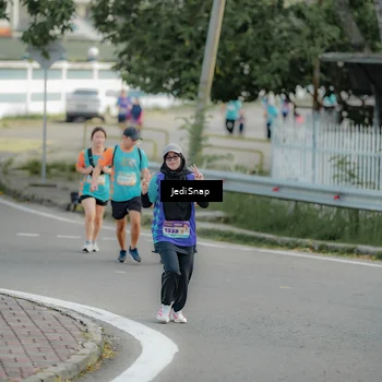 Runner Photo 8327777