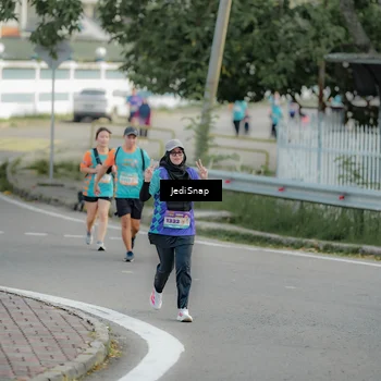 Runner Photo 8327783