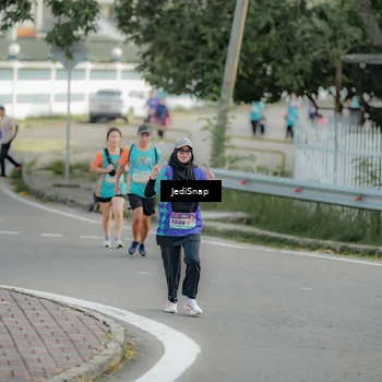 Runner Photo 8327784