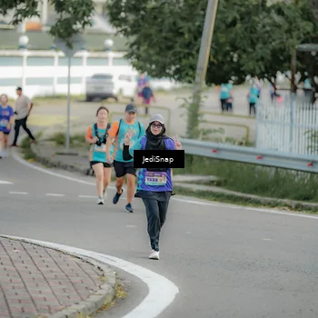 Runner Photo 8327785