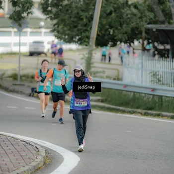 Runner Photo 8327792