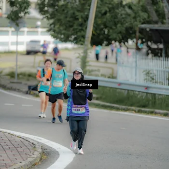 Runner Photo 8327800