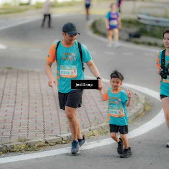 Runner Photo 8327807
