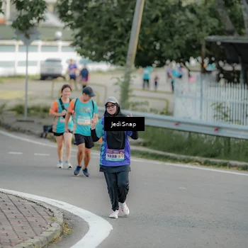 Runner Photo 8327813