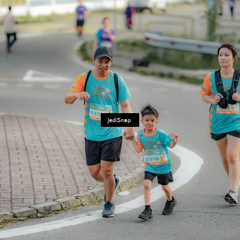 Runner Photo 8327817