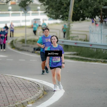 Runner Photo 8327844