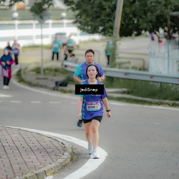 Runner Photo 8327856