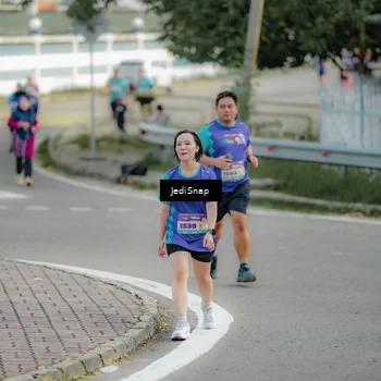 Runner Photo 8327859