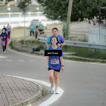 Runner Photo 8327862