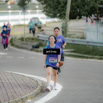 Runner Photo 8327864