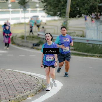 Runner Photo 8327868