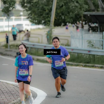 Runner Photo 8327873