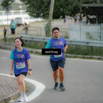 Runner Photo 8327880