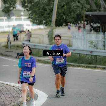 Runner Photo 8327881
