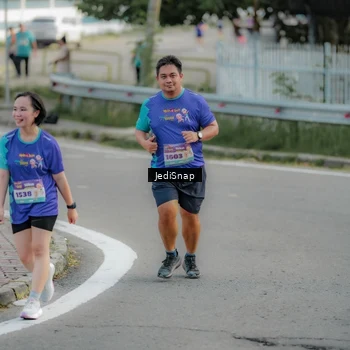Runner Photo 8327882