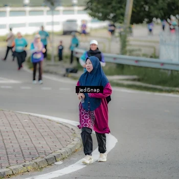 Runner Photo 8327928