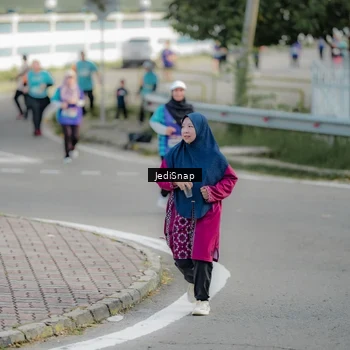 Runner Photo 8327932
