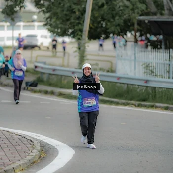 Runner Photo 8327940
