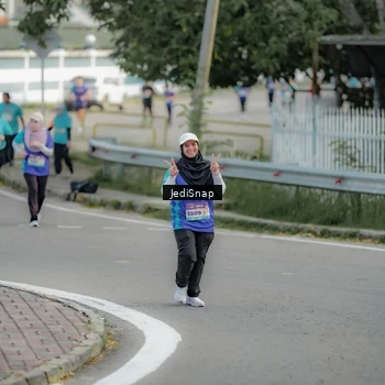 Runner Photo 8327945