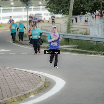 Runner Photo 8327954